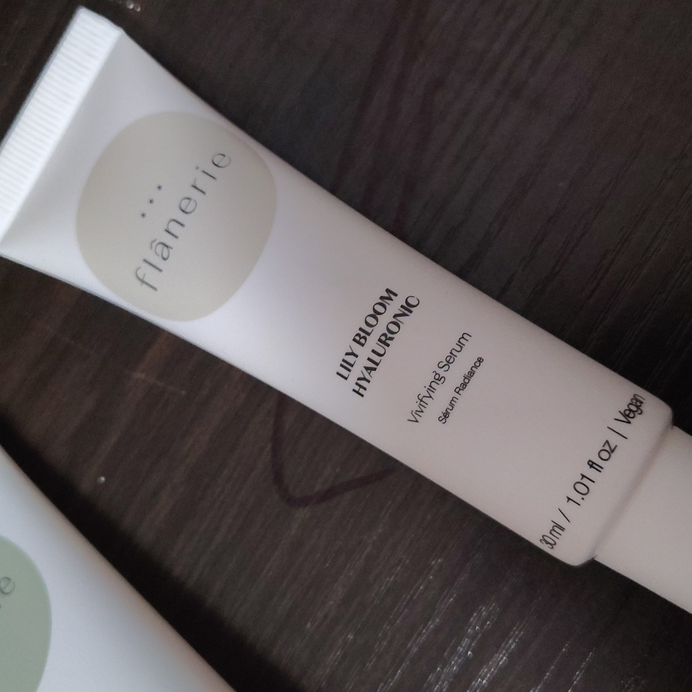Exfoliator and Serum - Picture 3 of 7